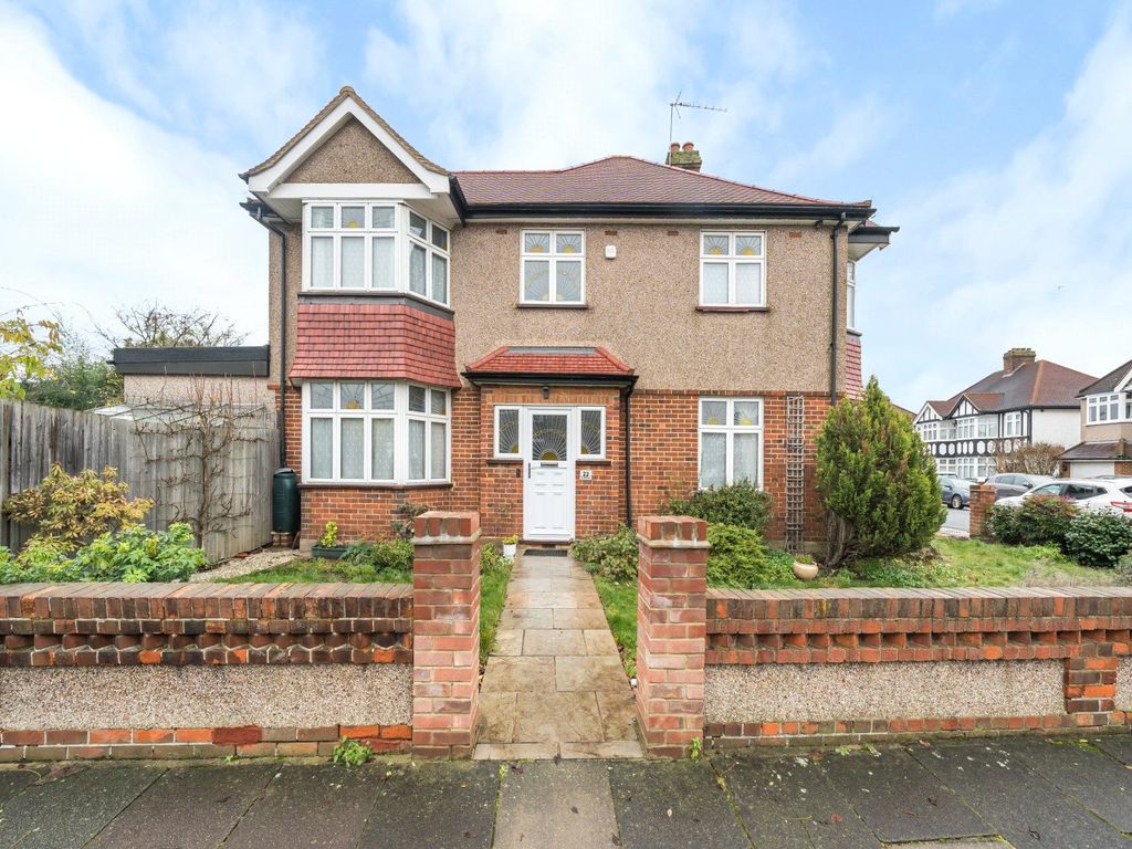 4 bed detached house for sale in Strathearn Avenue, Whitton TW2, £