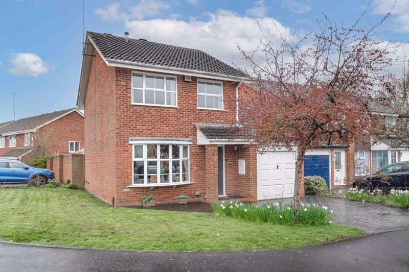 3 bed detached house for sale in Maisemore Close, Redditch B98 Zoopla