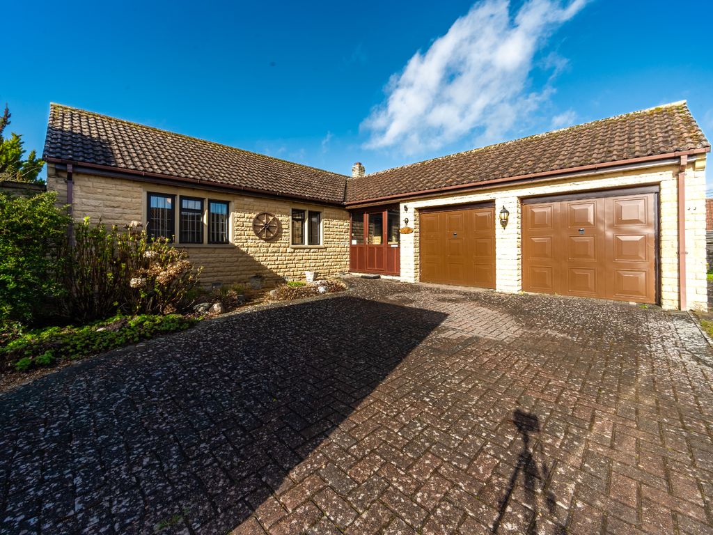 3 bed detached bungalow for sale in St. Michaels Gardens, South