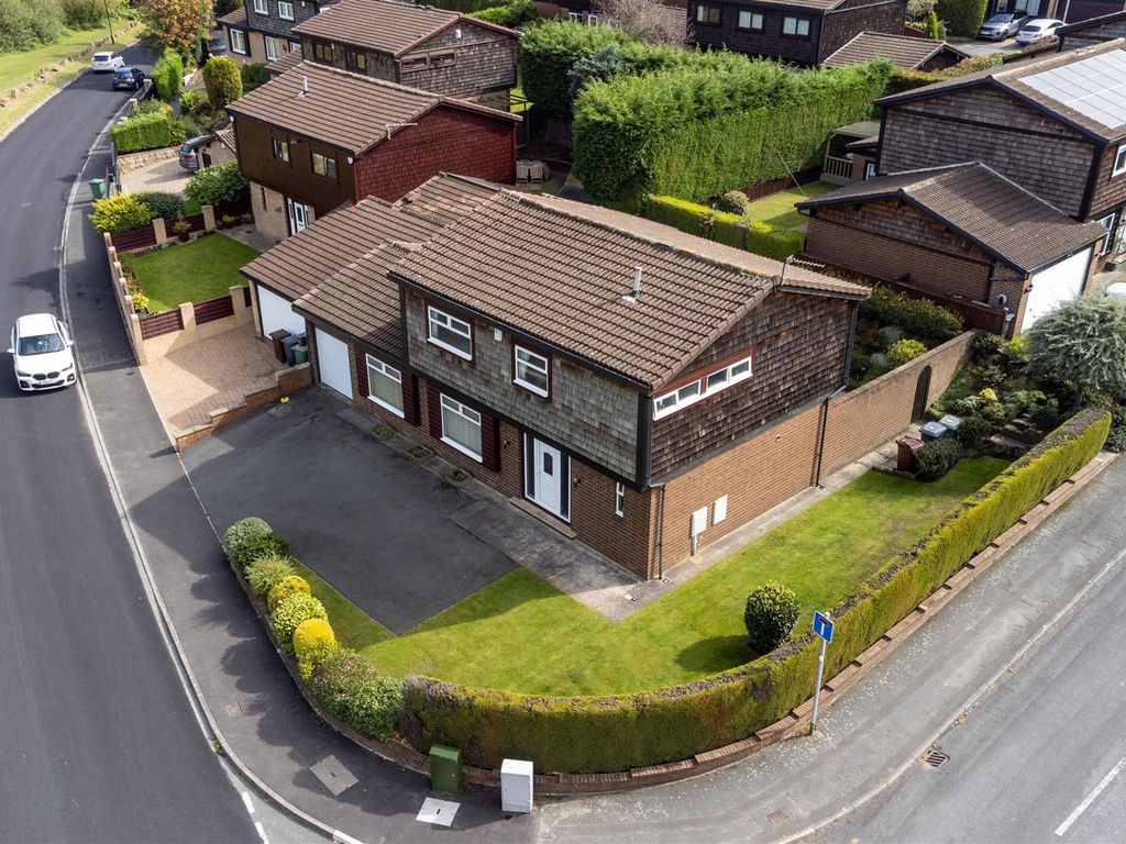 4 bed detached house for sale in Stone Brig Lane, Rothwell, Leeds LS26