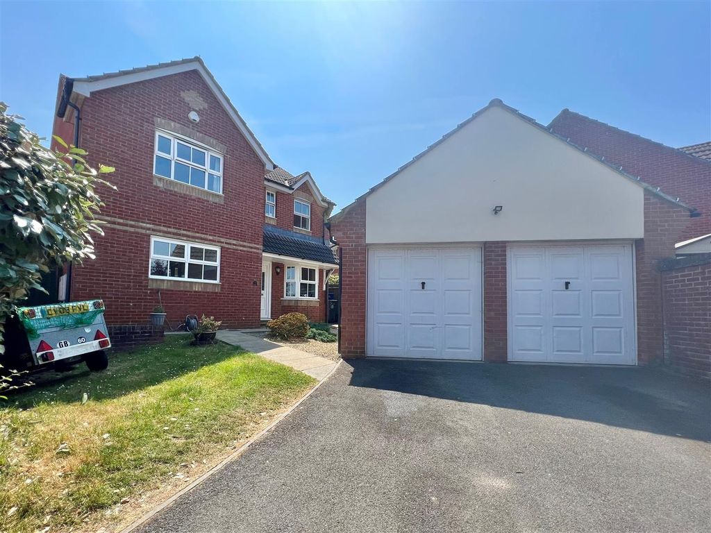 4 bed detached house for sale in Fallow Fields, Barnstaple EX32 Zoopla