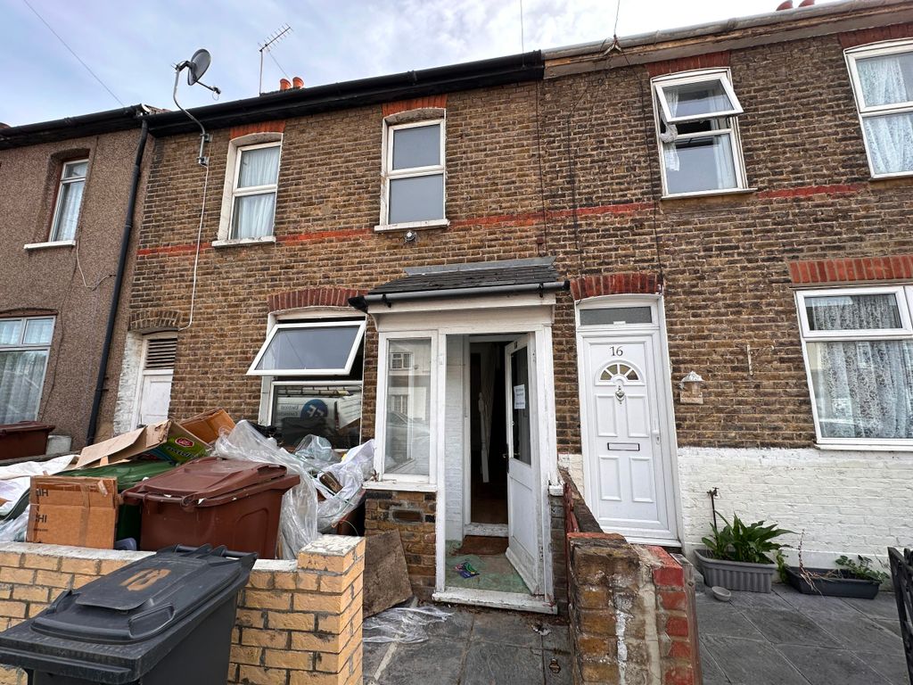 2 bed terraced house to rent in Surrey Road, Barking IG11, £1,865 pcm