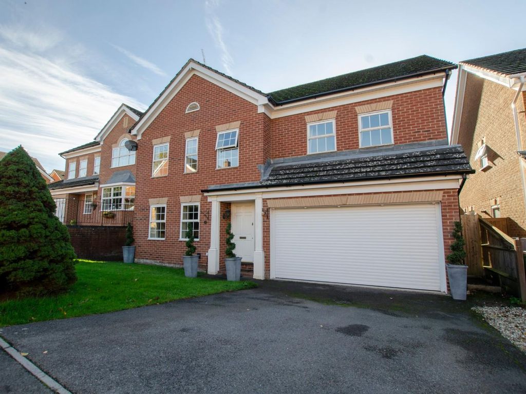 5 bed detached house for sale in Lime Gardens, West End, Southampton