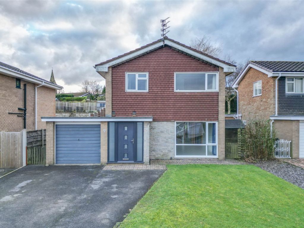 3 bed detached house to rent in Peterhouse Road, Sutton, Macclesfield