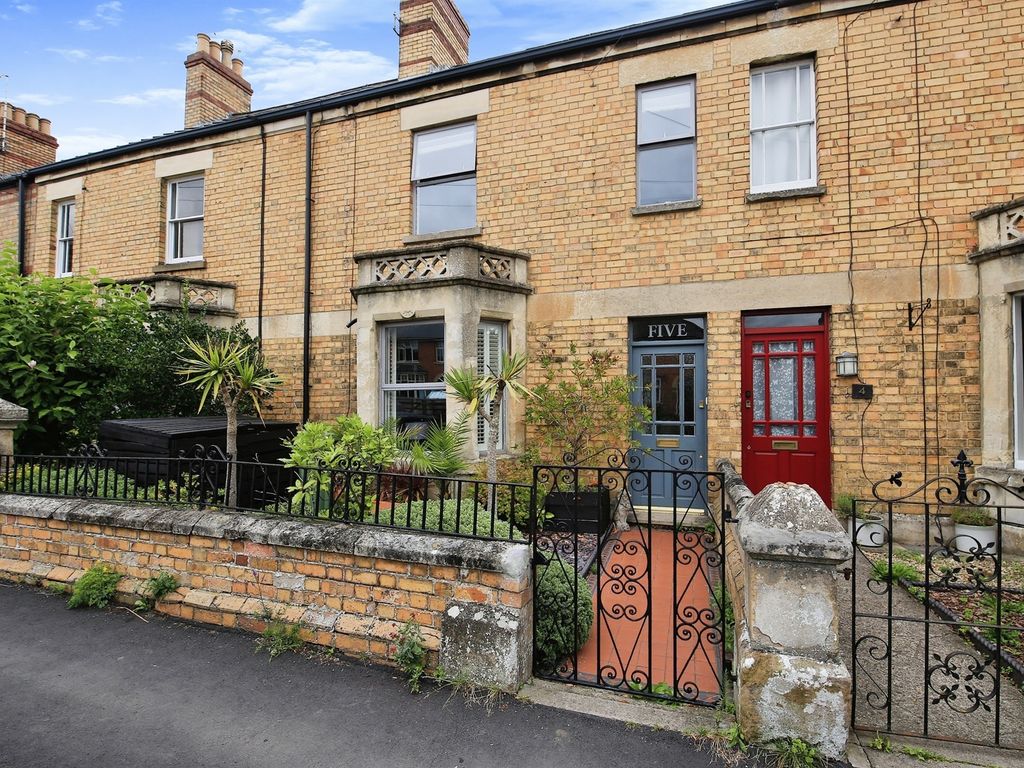 4 bed terraced house for sale in Kings Road, Stamford PE9, £700,000