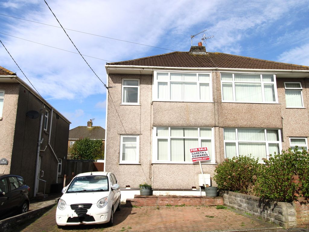3 bed semidetached house for sale in Garfield Avenue, Bridgend
