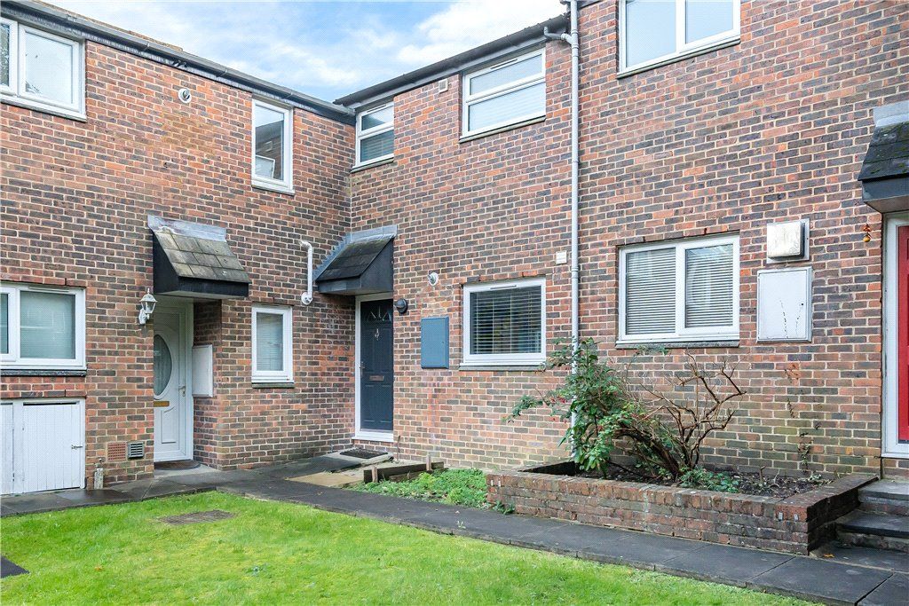 2 bed semidetached house for sale in Thirlmere Gardens, Northwood