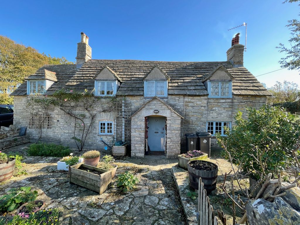 3 bed detached house for sale in Valley Road, Harmans Cross, Swanage