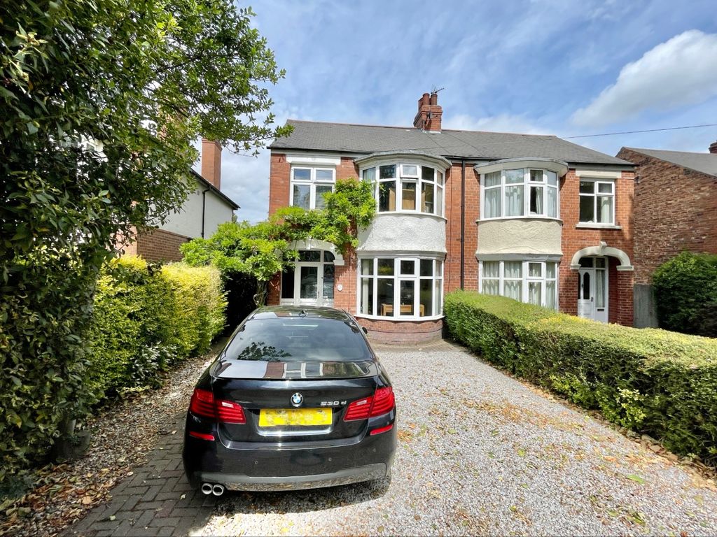 3 bed semidetached house for sale in Kingston Road, Willerby, Hull