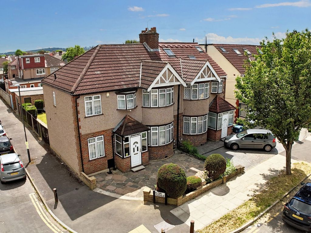 5 bed semidetached house for sale in Kenmore Avenue, Harrow HA3, £