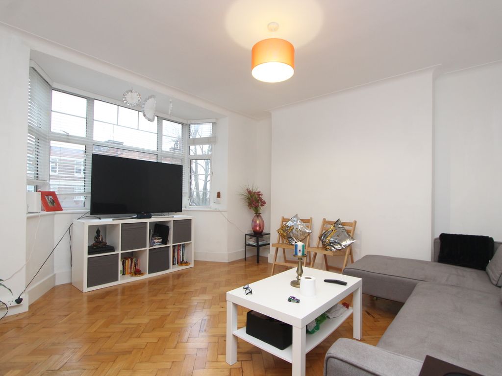 2 bed flat for sale in Barrington Court, Colney Hatch Lane, Muswell