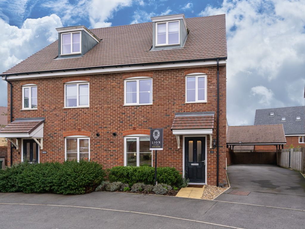 3 bed semidetached house for sale in Alderney Avenue, Newton Leys