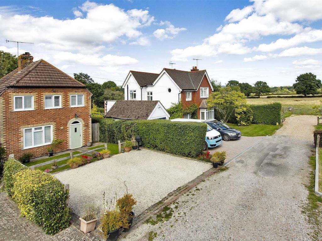 3 bed detached house for sale in Homestead Road, Marlpit Hill