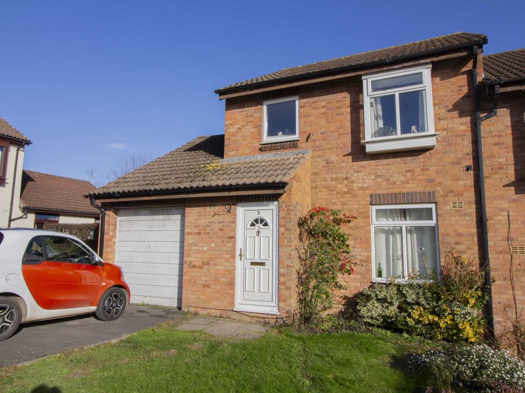 3 bed semidetached house for sale in Alder Walk, Frome BA11, £300,000