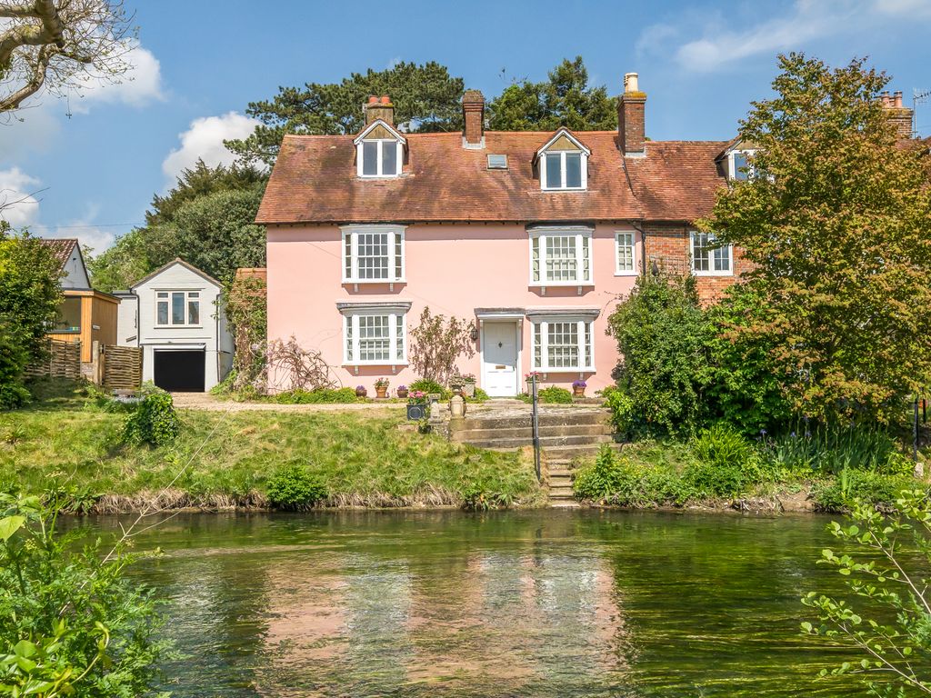 4 bed end terrace house for sale in Mill Road, Salisbury SP2, £600,000