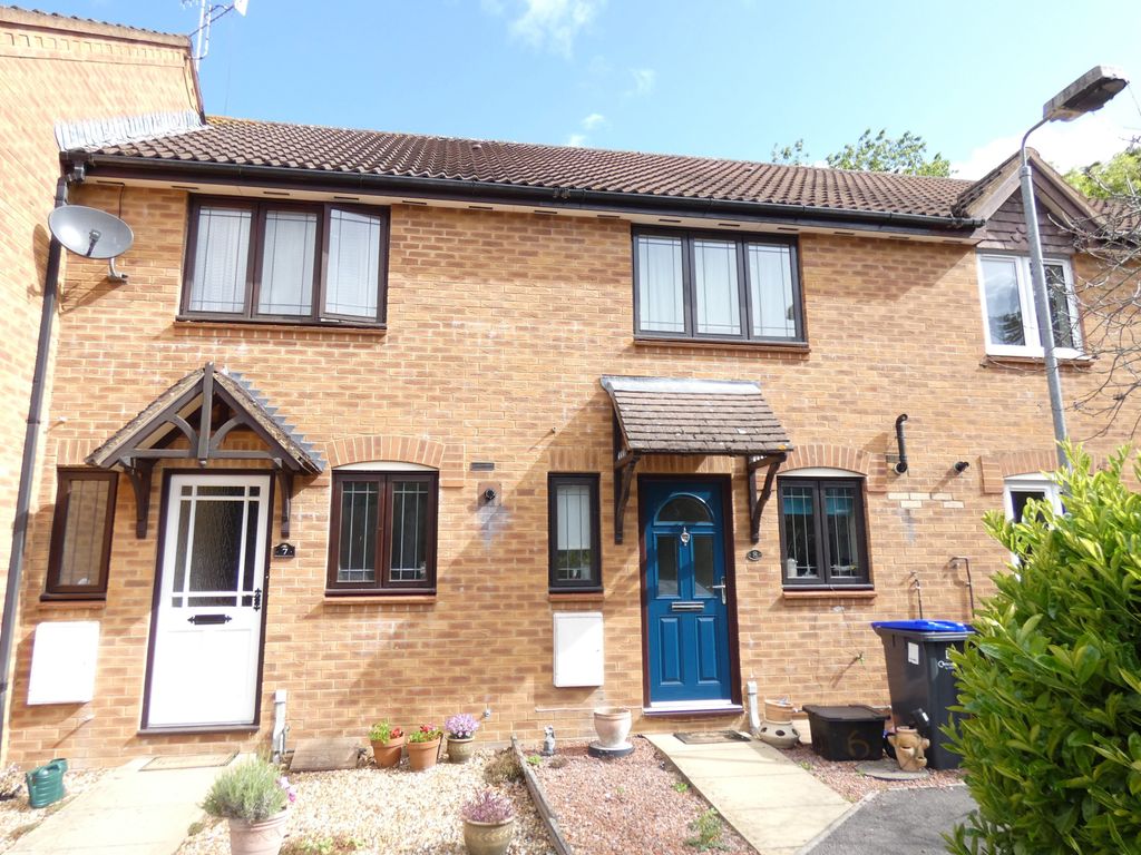 2 bed terraced house to rent in The Sandringhams, Whaddon SP5, £950 pcm