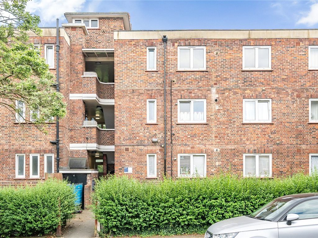2 bed flat for sale in Burghill Road, London SE26, £325,000 Zoopla