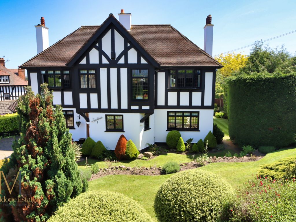 4 bed detached house for sale in Parrock Avenue, Gravesend, Kent DA12