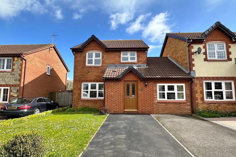 3 bed linkdetached house for sale in The Cornfields, WestonSuperMare