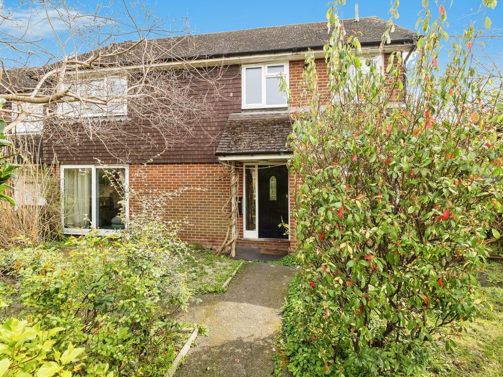 4 bed semidetached house for sale in Grosvenor Drive, Loughton, Essex