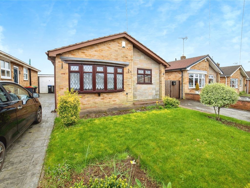 2 bed bungalow for sale in Roger Close, SuttonInAshfield, Nottinghamshire NG17, £180,000 Zoopla