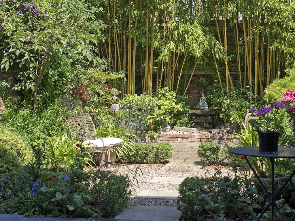 Finstock Road, London W10