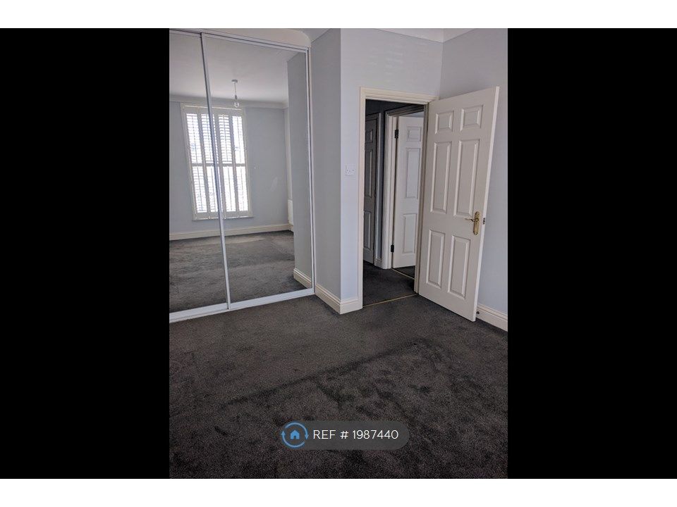 1 bed flat to rent in Montague Road, Wimbledon, London SW19, £1,500 pcm