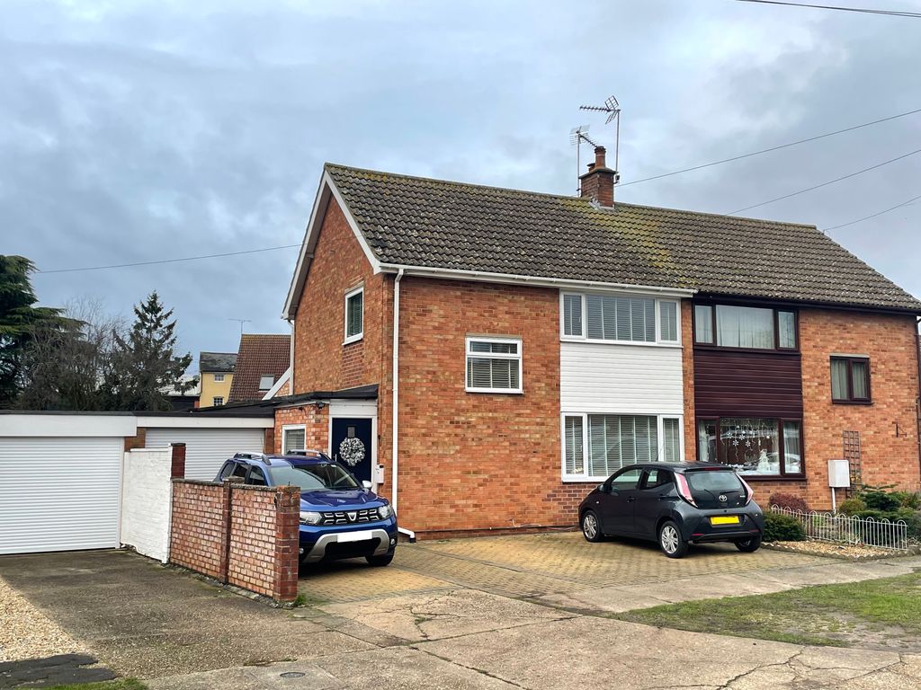 3 bed semidetached house for sale in Fairfax Gardens, Needham Market