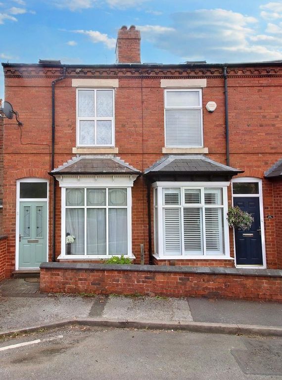 3 bed end terrace house for sale in Meadow Road, Quinton, Birmingham