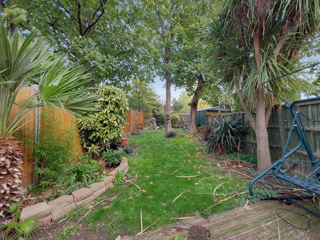 5 bed terraced house for sale in Hamilton Road, Golders Green, London