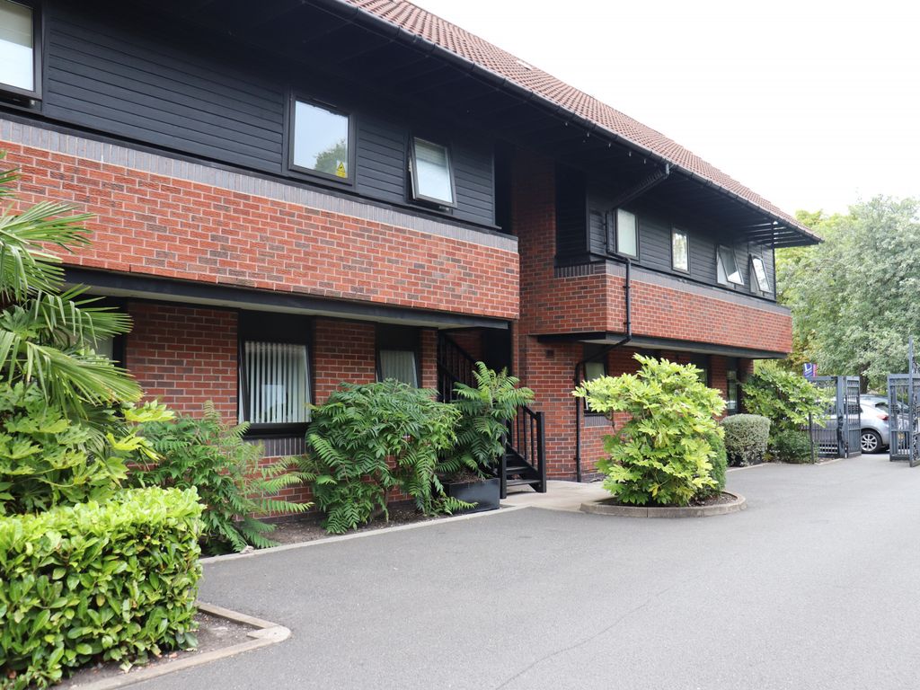 2 bed shared to rent in Court, Birchwood