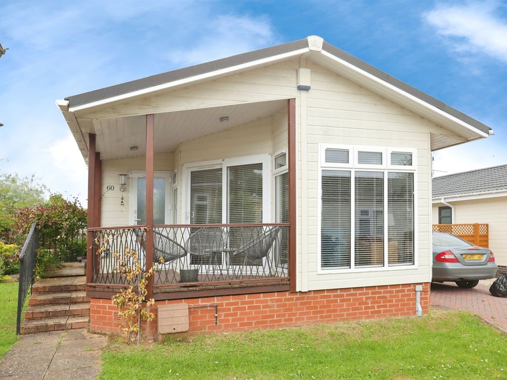 2 bed mobile/park home for sale in Barton Road, Welford On Avon