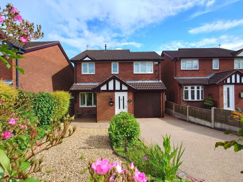 4 bed detached house for sale in Woodruff Close, Packmoor, StokeOn