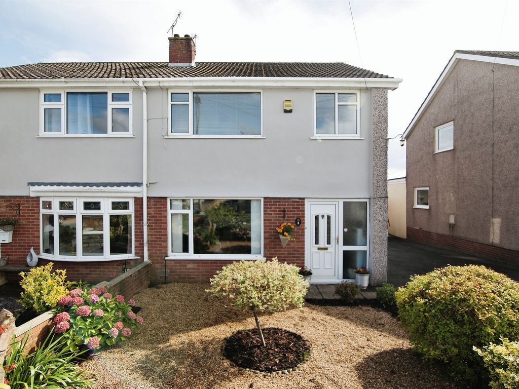 3 bed semidetached house for sale in Greenmeadow Court, Llantrisant