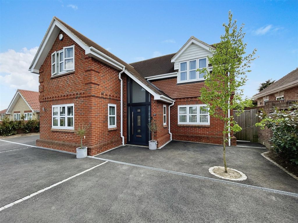 4 bed detached house for sale in Mill Lane, Shepherdswell, Dover CT15