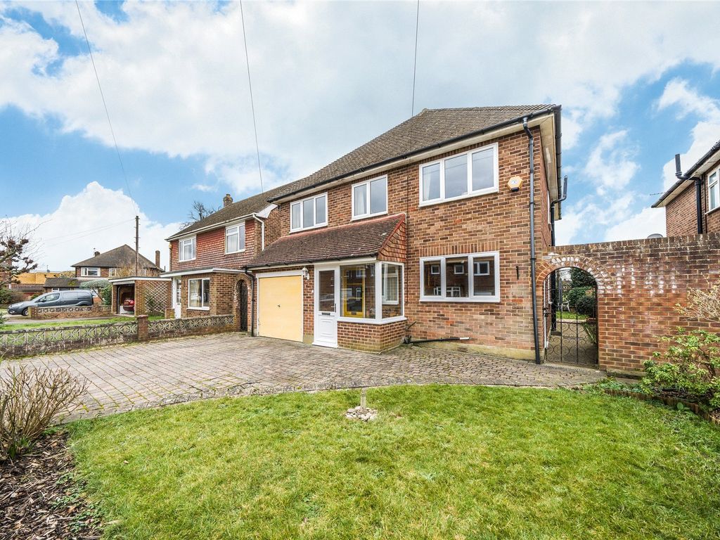 4 bed detached house for sale in West Molesey, Surrey KT8, £775,000