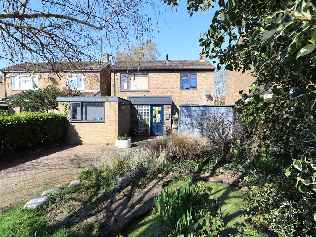 5 bed property for sale in Severn Drive, Newport Pagnell, Milton Keynes