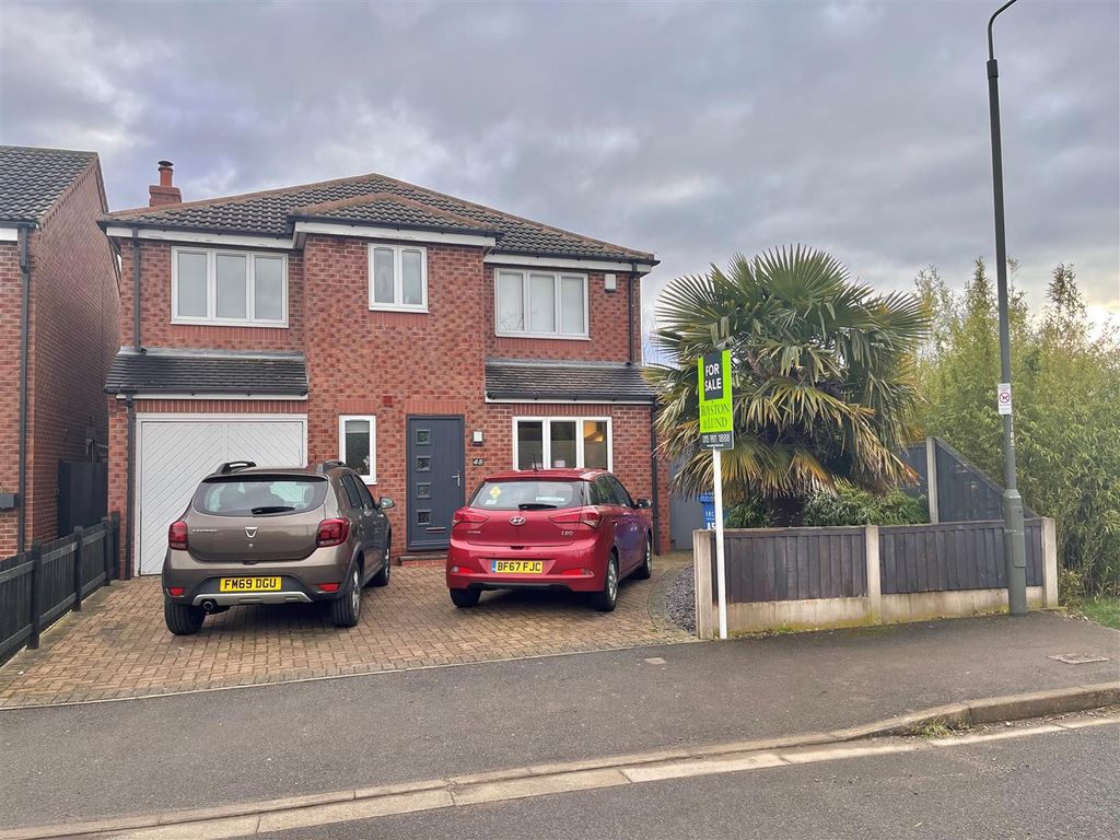 4 bed detached house for sale in Trenton Drive, Long Eaton, Nottingham