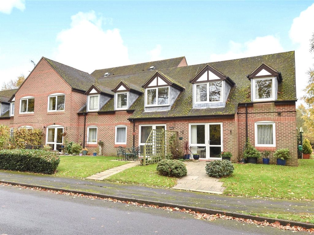 1 bed flat to rent in High Street, Sandhurst, Berkshire GU47 Zoopla