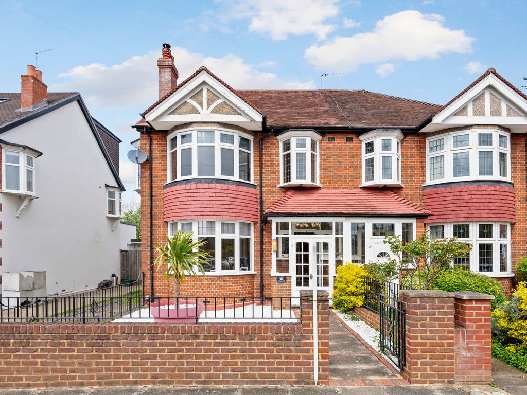 4 bed semidetached house for sale in Linkway, Raynes Park SW20, £