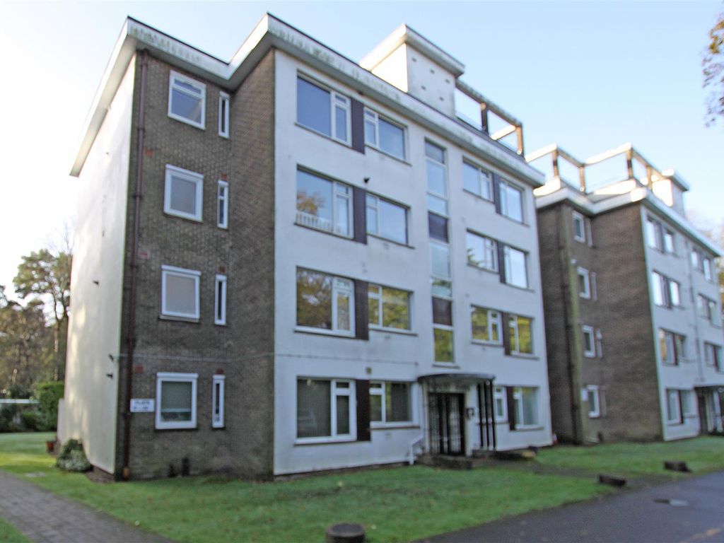 2 bed flat for sale in Lindsay Road, Branksome Park, Poole BH13, £