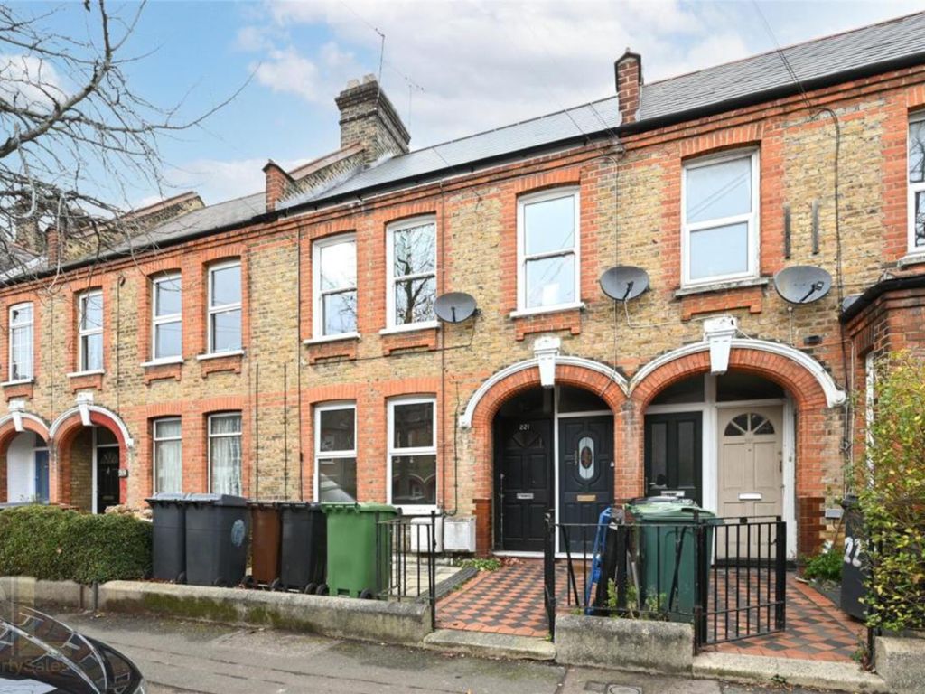 2 bed flat for sale in Brettenham Road, London E17, £430,000 Zoopla