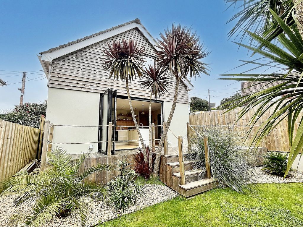 1 bed detached house for sale in Boslowick Road, Falmouth TR11, £