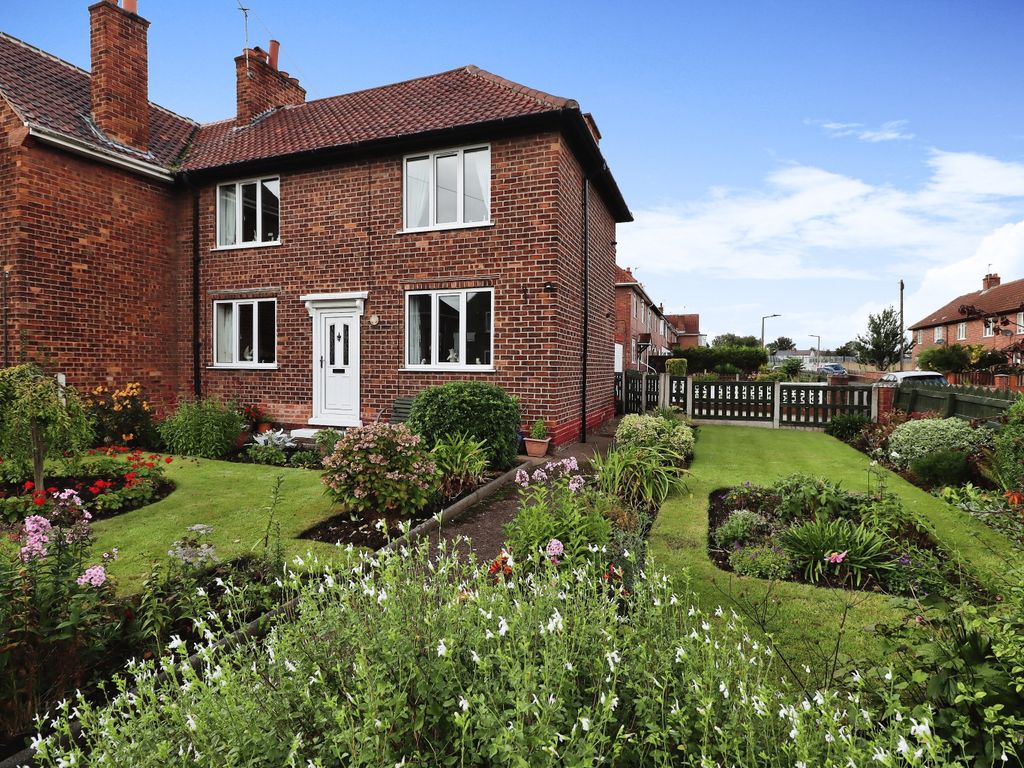 3 bed semidetached house for sale in Fourth Avenue, Doncaster DN6, £