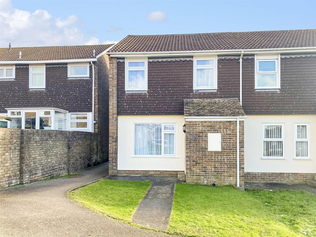 3 bed end terrace house for sale in Jubilee Road, Threemilestone, Truro
