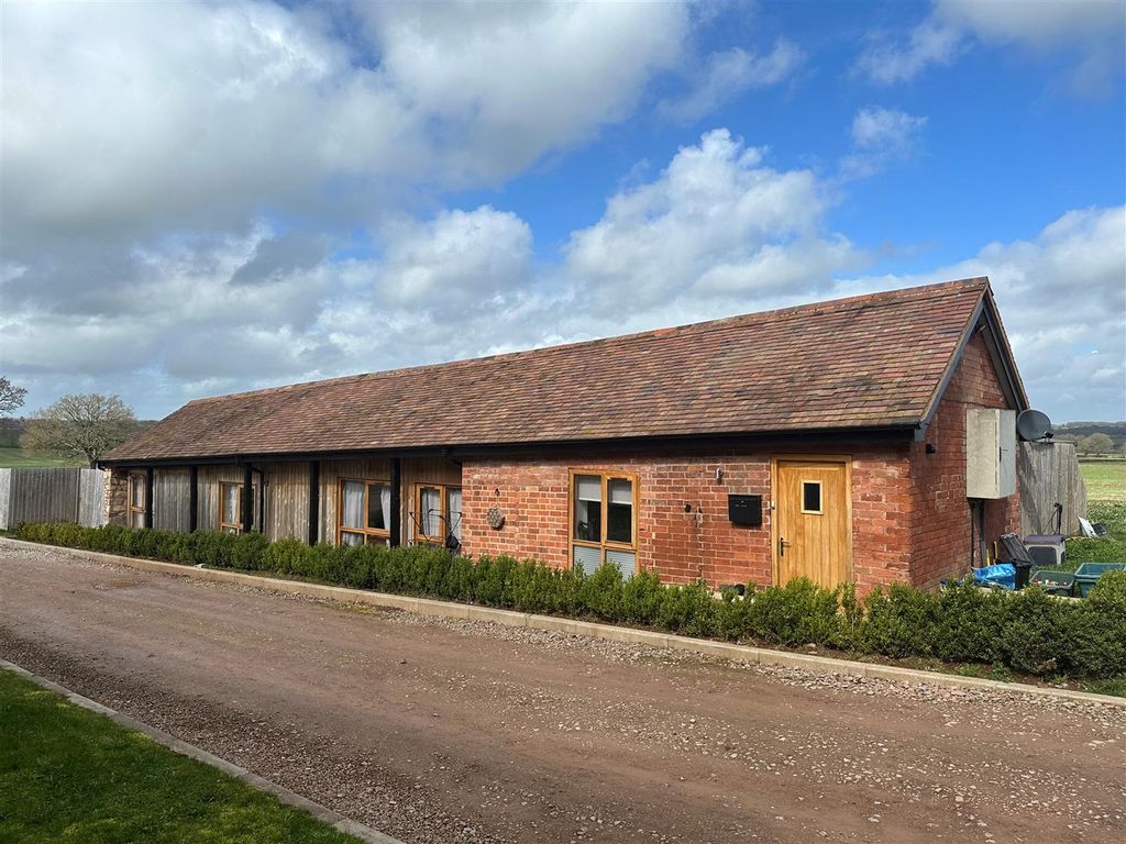 2 bed barn conversion to rent in Kents Green, Tibberton, Gloucester