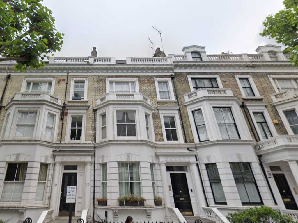 2 bed flat to rent in Marloes Road, London W8, £2,448 pcm Zoopla