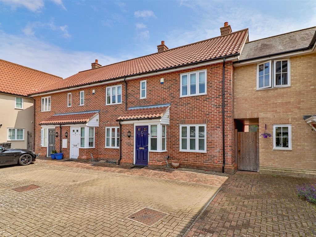 3 bed terraced house for sale in Joseph Close, Hadleigh, Ipswich IP7