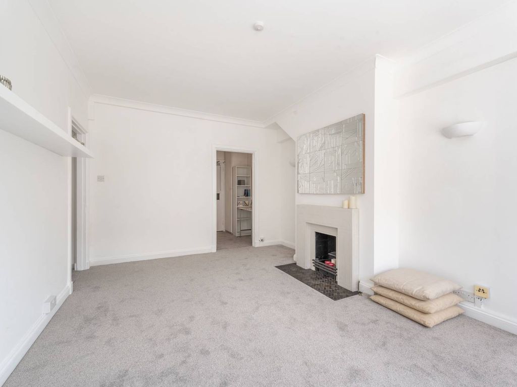 2 bed flat to rent in Hammersmith Road, Hammersmith, London W6 Zoopla