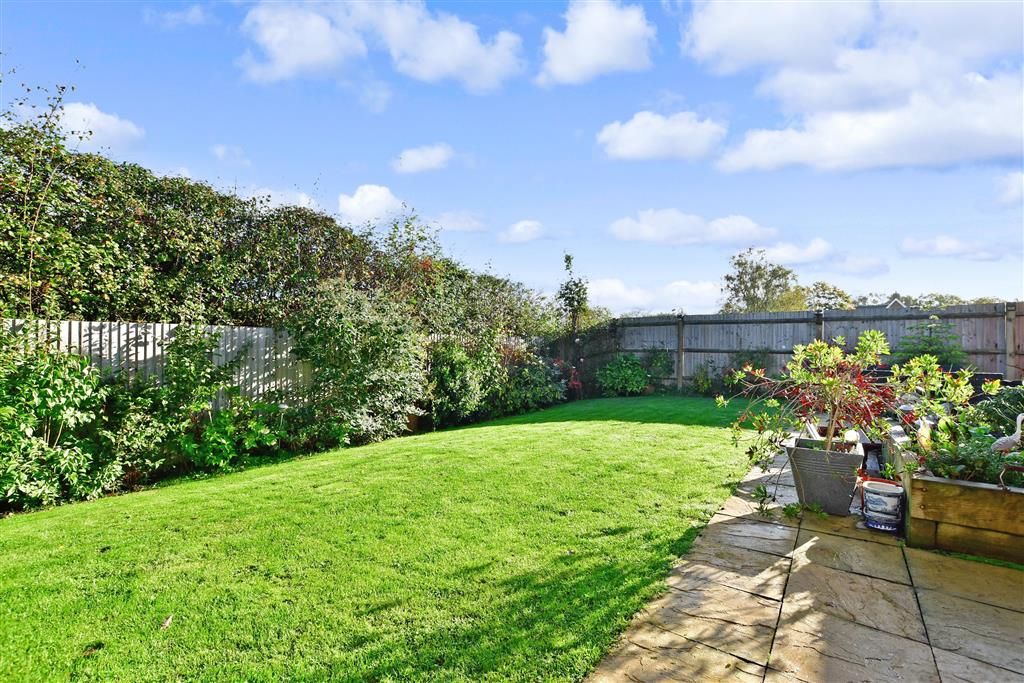2 bed detached bungalow for sale in The Weavers, Headcorn, Ashford